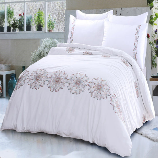 Janetta Duvet Cover